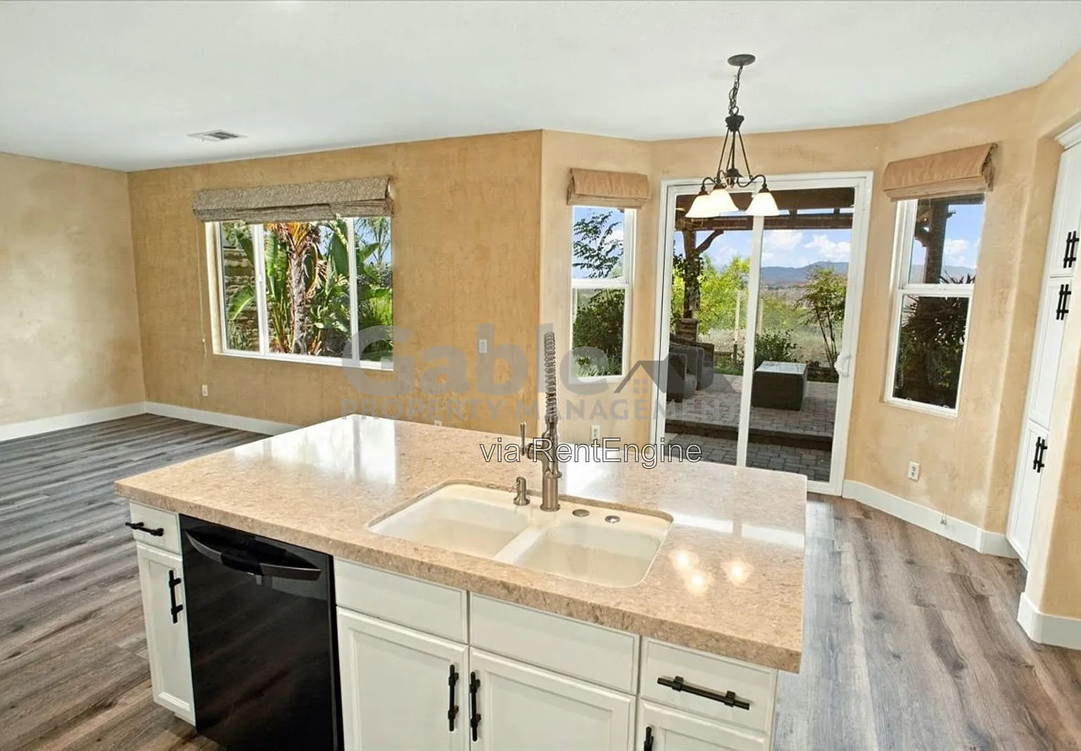 4 bed, 3.0 bath, 2509 sqft, $4,000 — Photo 4