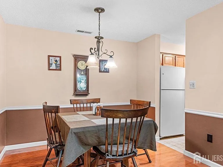 2310 Ravens Crest Dr — Photo 8