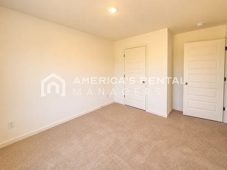 309 Oakmont Cir — Photo 15