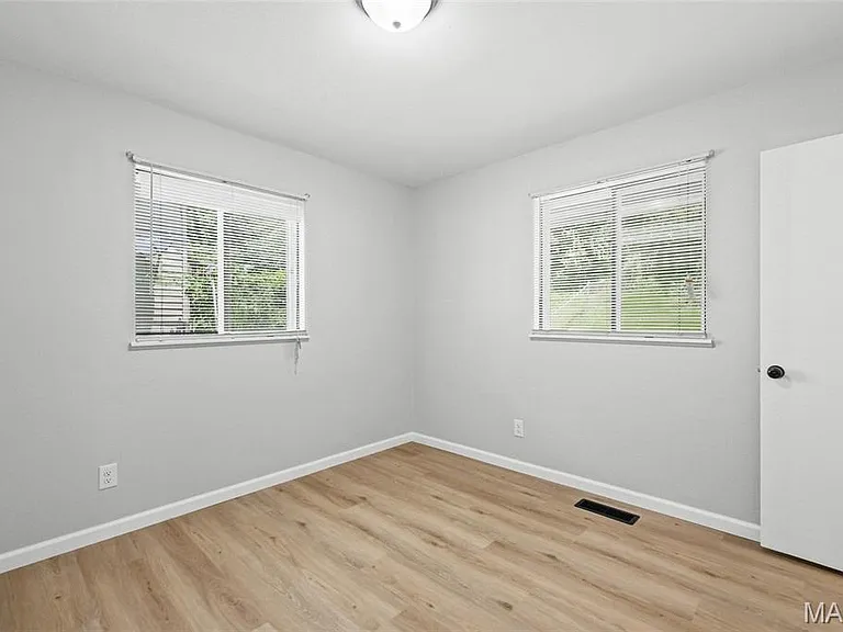 404 Spring Meadows Dr — Photo 28