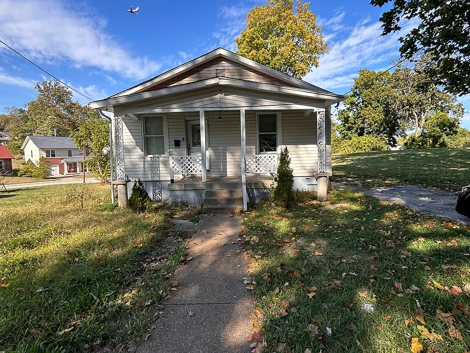 6211 Reichmann Ave
