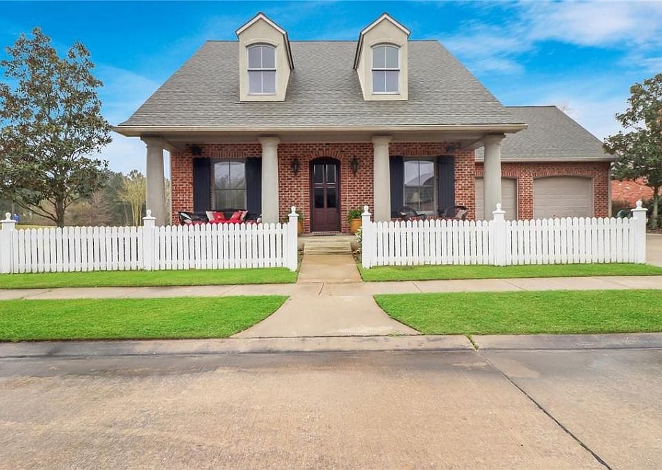 1st image of 5920 Camellia Way