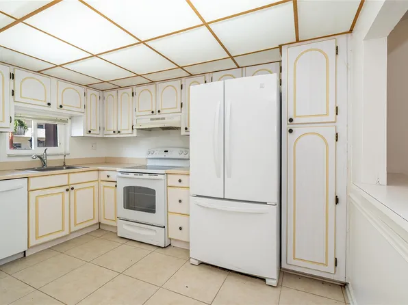 8960 S Hollybrook Boulevard #103, Pembroke Pines, FL 33025