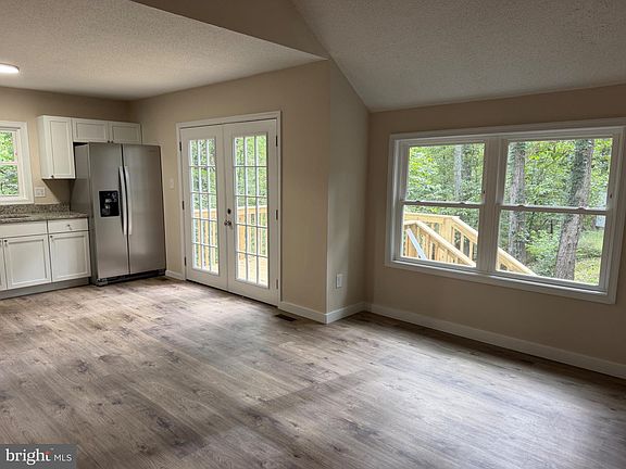 3rd image of 329 Persimmon Ln