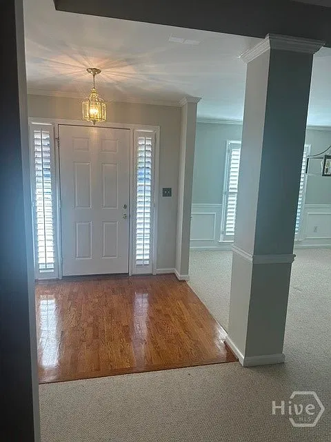 3 bed, 2.0 bath, 1847 sqft, $2,600 — Photo 2