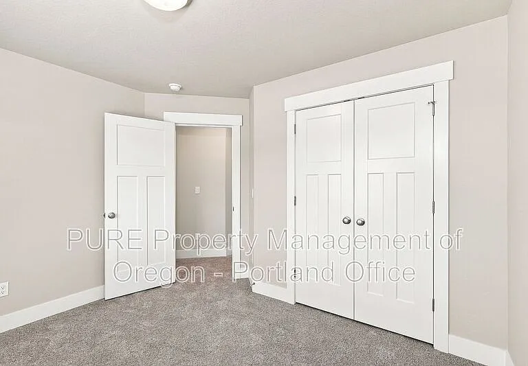 582 NE Alderwood Dr — Photo 32