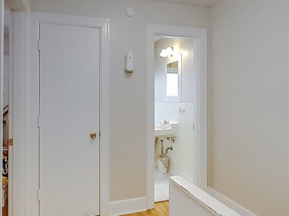 lexington-kentucky-2093667214 picture