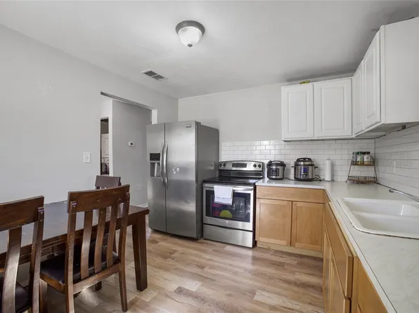 1112 E Ramsey Ave, Fort Worth, TX 76104