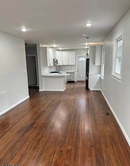 18 S Mountain Ave — Photo 3