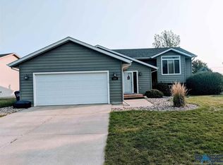 120 Atkins Dr, Tea, SD 57064