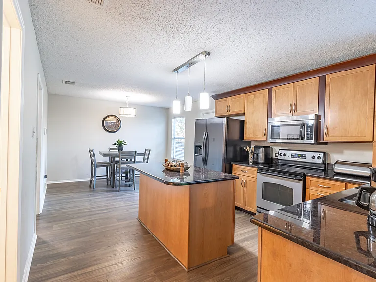 4617 Waterford Dr — Photo 2