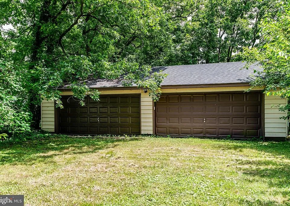 110 Weston Ave #GARAGE
