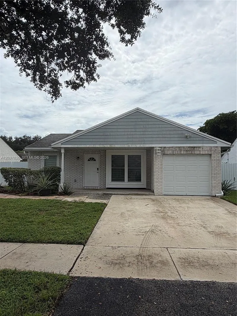 2 bed, 2.0 bath, 980 sqft, $2,995 — Photo 1