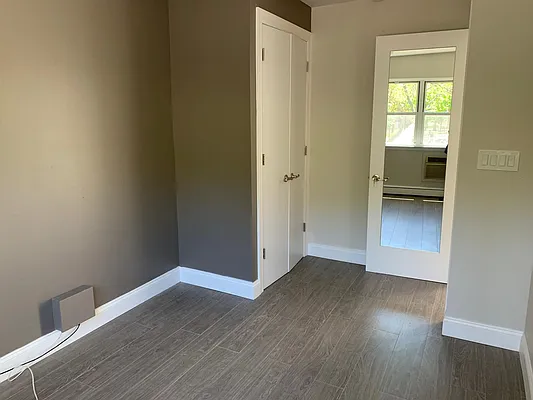 Rented by Premier Metro Realty Corp | media 14