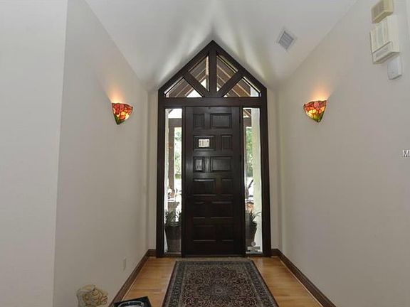 2nd image of 104 River Oaks Cir