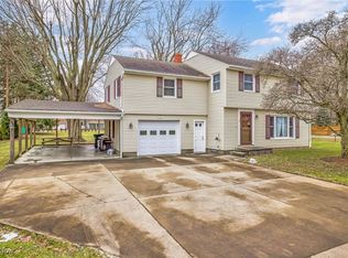 310 Maplewood Dr, Alliance, OH 44601