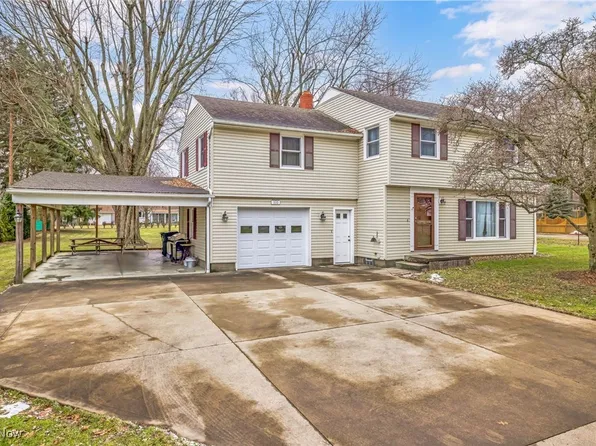 310 Maplewood Dr, Alliance, OH 44601