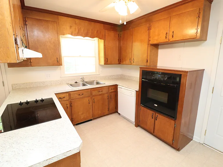 116 Shirley Dr — Photo 15