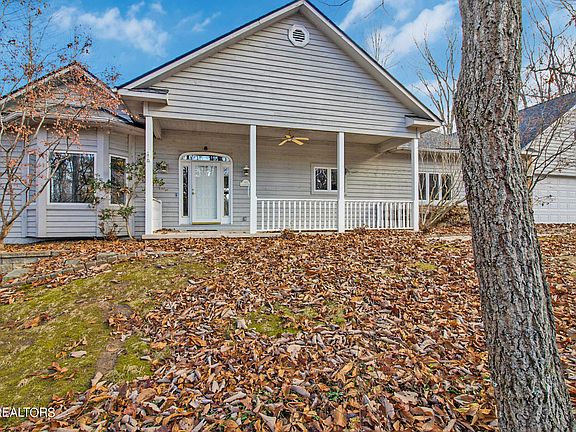 3rd image of 145 Havenridge Cir