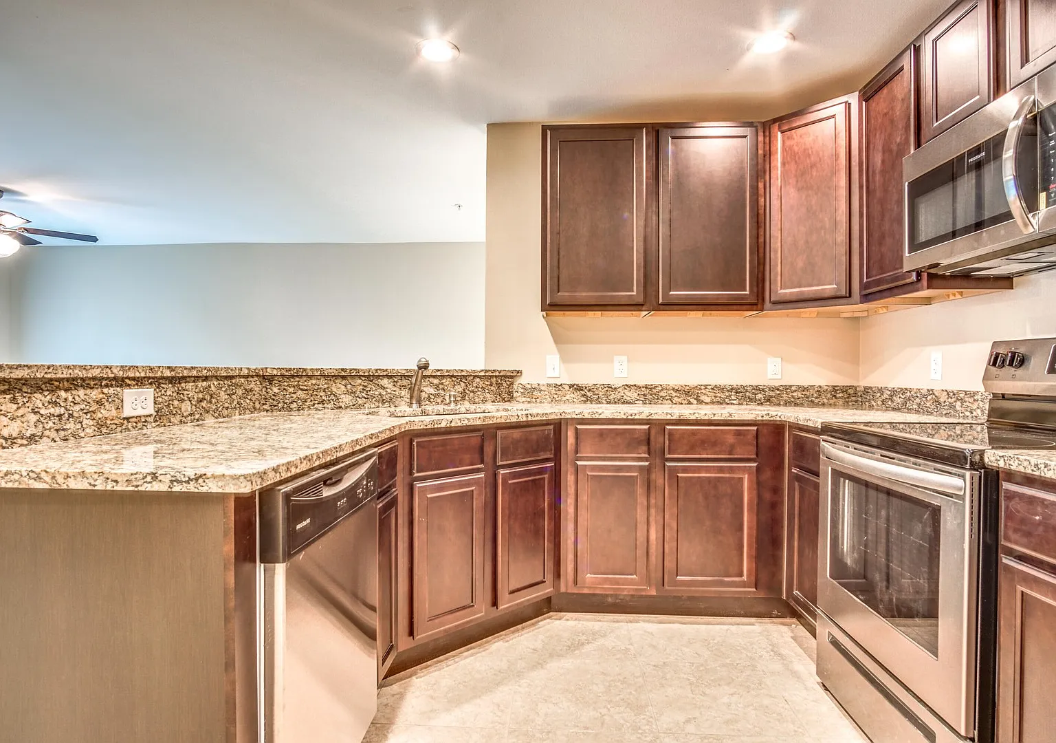 Beautiful One Bedroom Apartment in Fort Walton Beach! — Photo 1