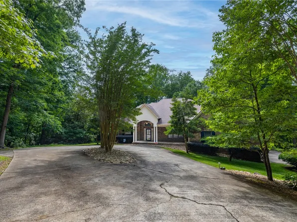 480 Pin Du Lac Dr, Central, SC 29630