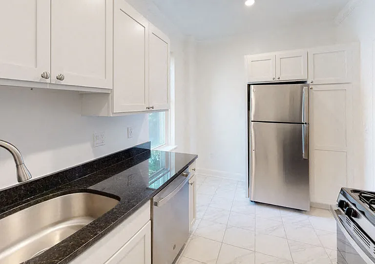 Kilsyth Hall Apartments - Kitchen