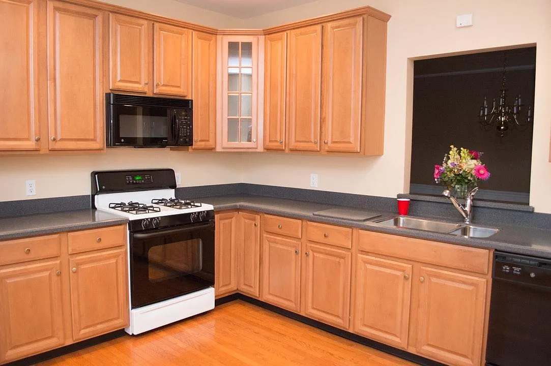 Kitchen - 53 Williams Dr