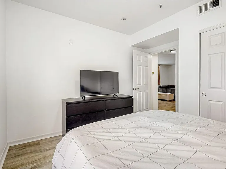 1623 Saint Paul St #310 — Photo 15