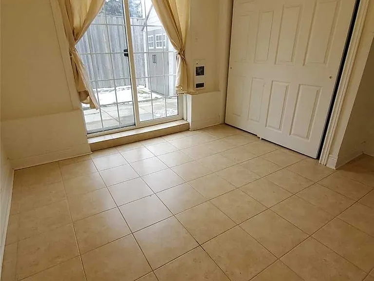 215 16th Ave #18 — Photo 8
