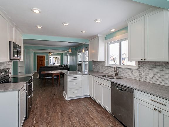 4th image of 1303 Nicklin Ave
