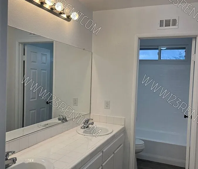 5640 W Avenue L4 — Photo 34