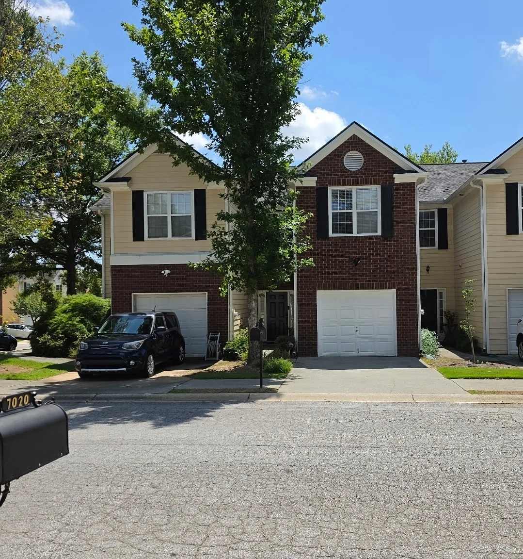 2 bed, 2.5 bath, 1418 sqft, $1,600 — Photo 1