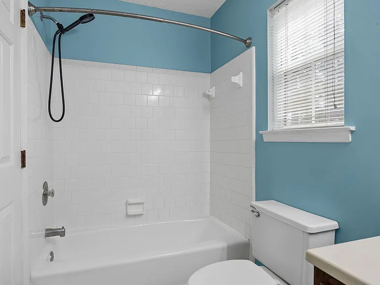 300 Davis Rd — Photo 10