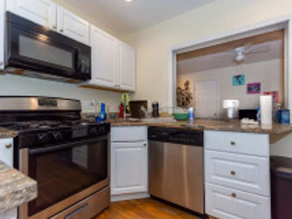 62 Egmont St #1B
