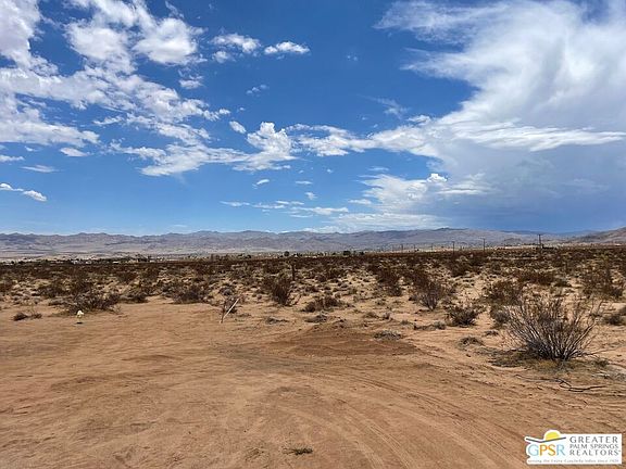 5th image of 32 Border Ave