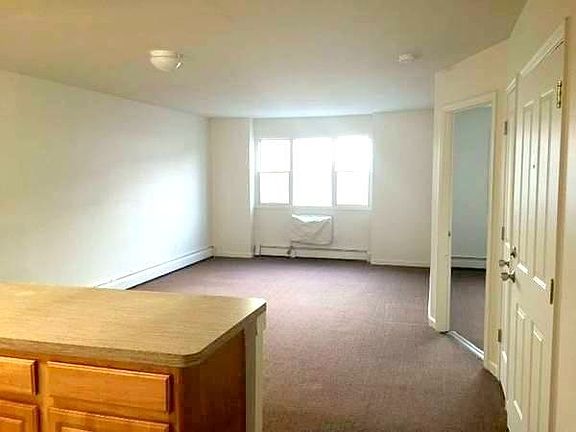 4th image of 9272 Holland Ave