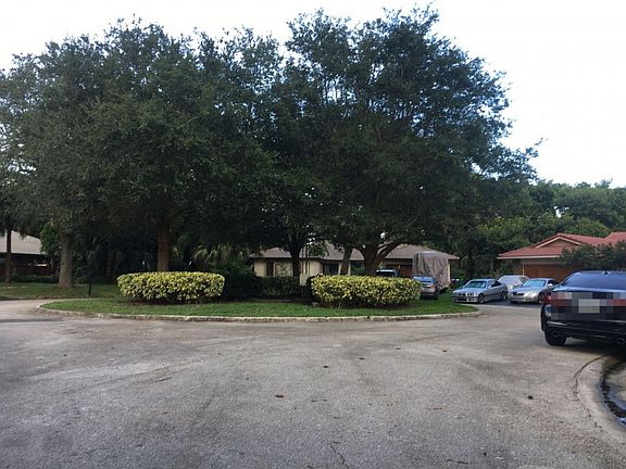 4th image of 1725 NW 88th Way