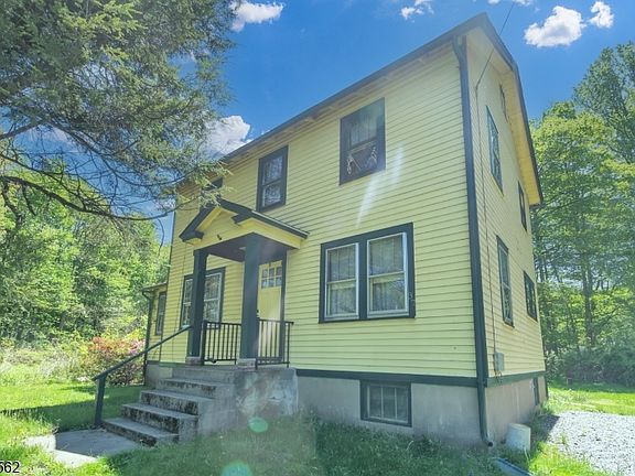 2nd image of 37 White Hall Rd