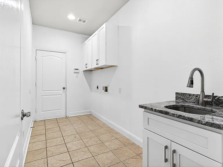 9861 Chamber Hall Dr — Photo 27