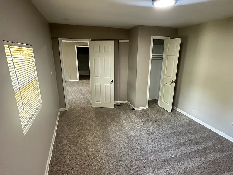 206 W Holden Ave — Photo 4