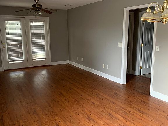 4th image of 110 Red Bud Ct #110