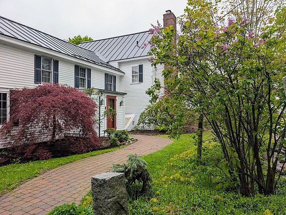 4th image of 16 Gould Hill Road