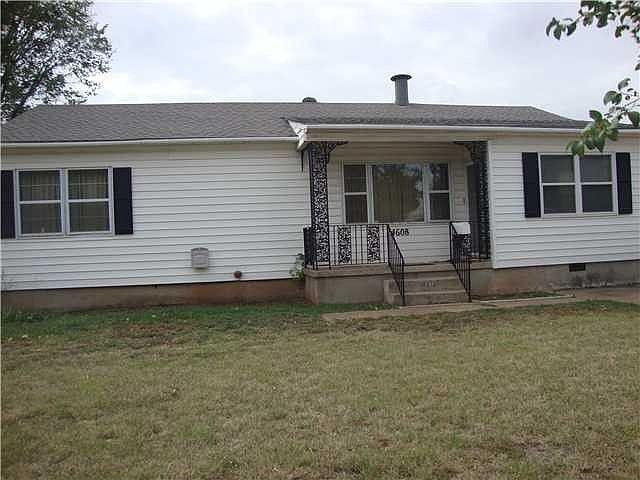 1st image of 4608 SE 26th St
