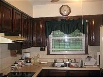 3rd image of 4401 E 60th St