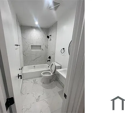 14921 Vanowen St #4 — Photo 6
