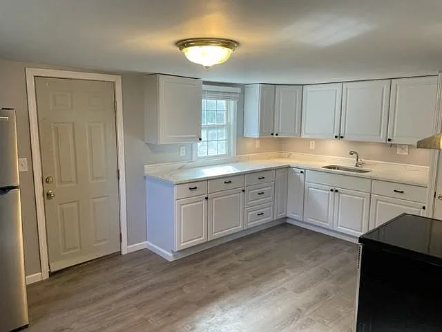 2 bed, 900 sqft, $1,550 — Photo 2