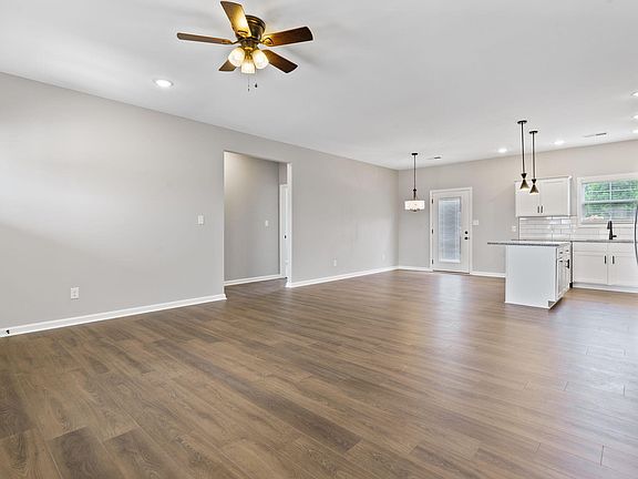 5th image of 603 Lillie Ct