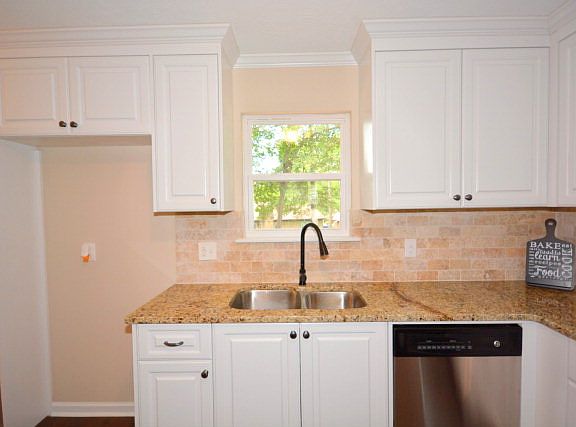 4th image of 161 Evergreen Dr