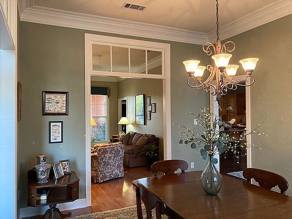 4th image of 15212 Lockett Ln