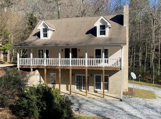 296 Rock Haven Ln, Zirconia, NC 28790